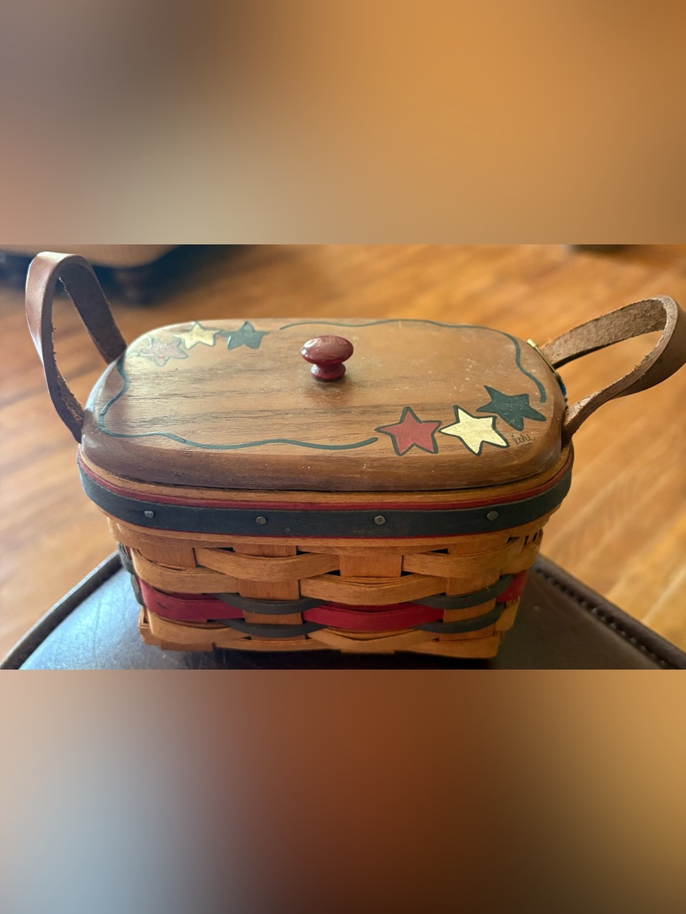 Longaberger Patriotic Basket w/wooden lid, EUC